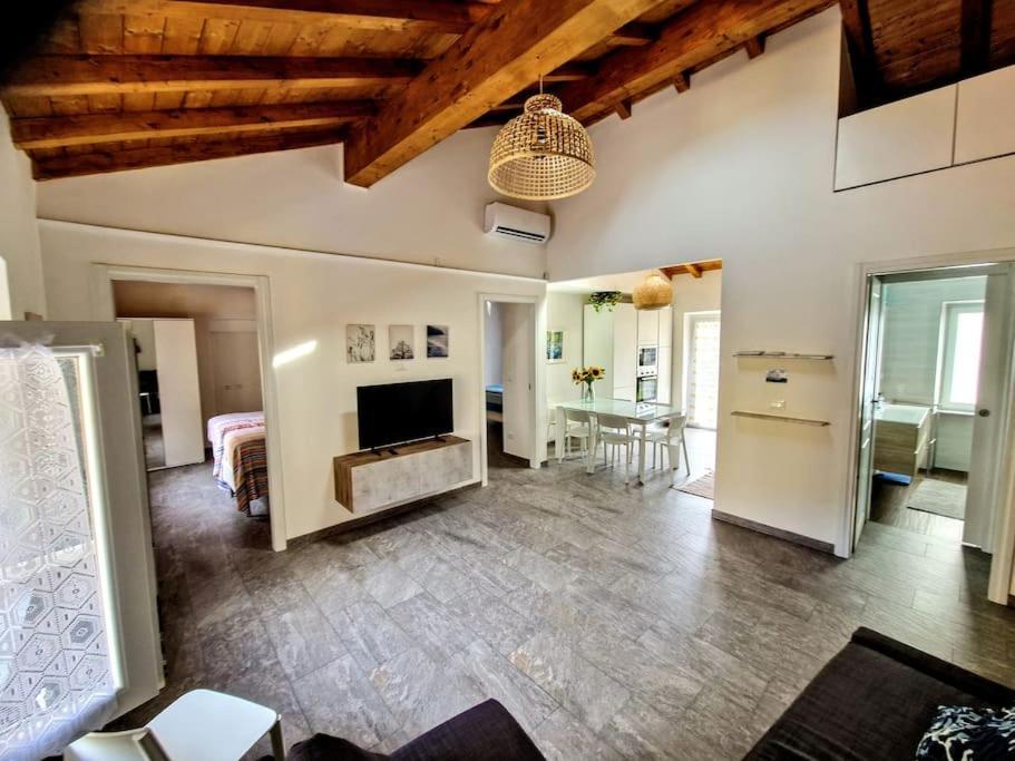 New And Privat Parking La Graziosa Apartamento Génova